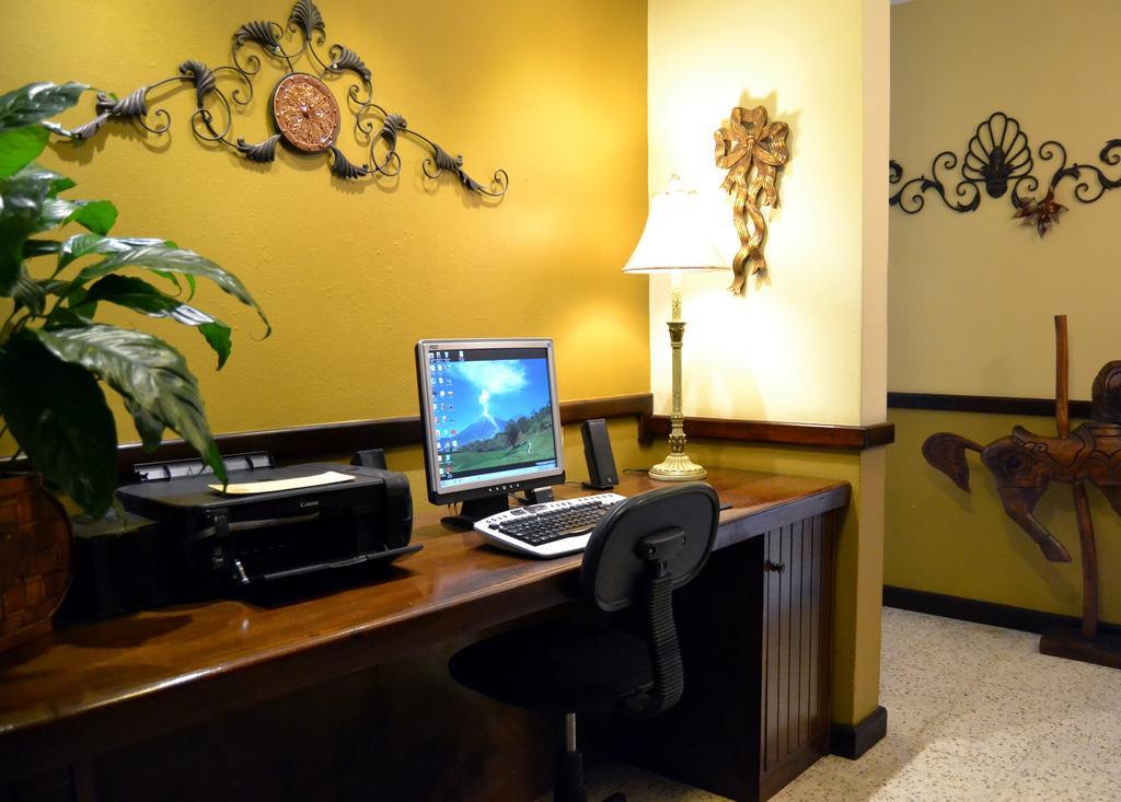 Hostal Villa Toscana Guatemala City Ngoại thất bức ảnh