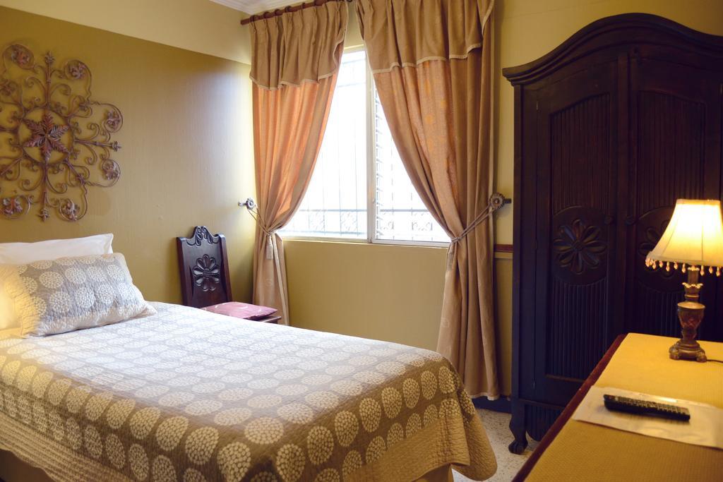 Hostal Villa Toscana Guatemala City Ngoại thất bức ảnh