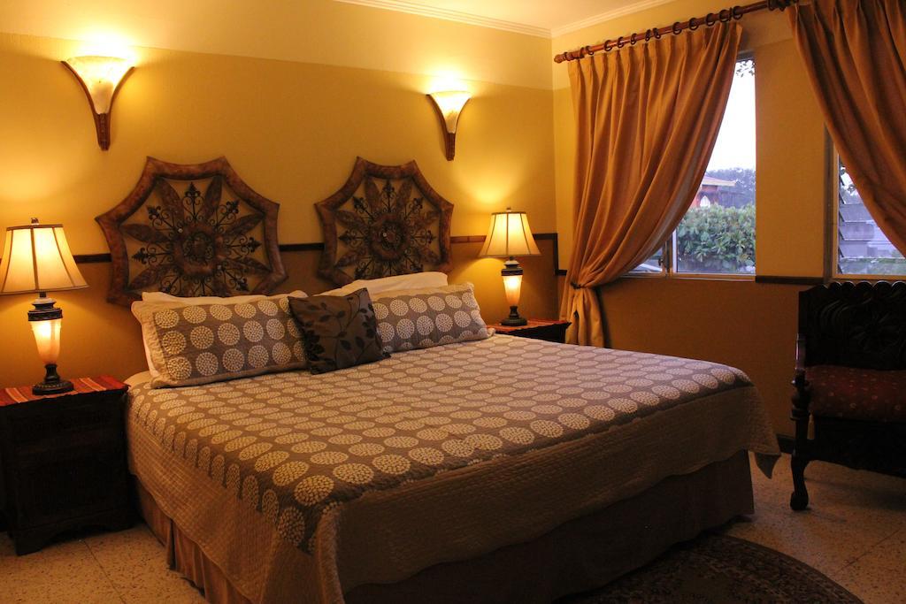 Hostal Villa Toscana Guatemala City Phòng bức ảnh