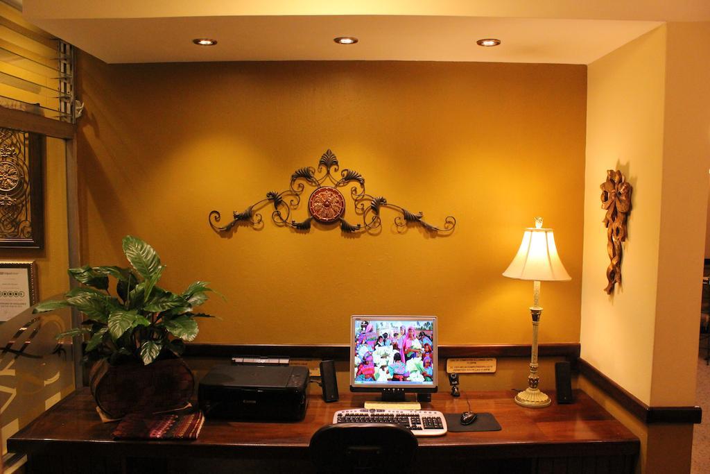 Hostal Villa Toscana Guatemala City Ngoại thất bức ảnh