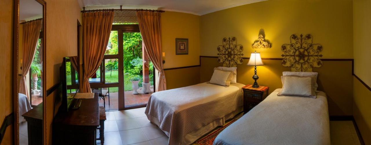 Hostal Villa Toscana Guatemala City Ngoại thất bức ảnh