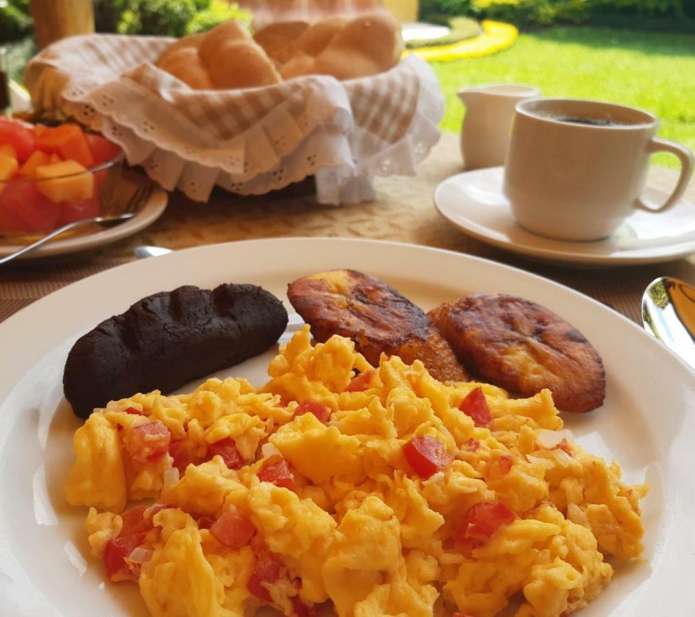 Hostal Villa Toscana Guatemala City Ngoại thất bức ảnh